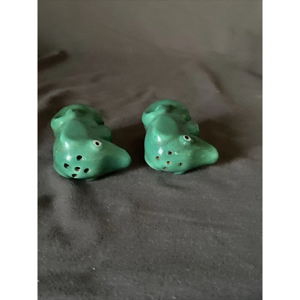 Vintage Salt & Pepper Shaker Set Cartoon Teal Puppies Dogs In Basket Japan